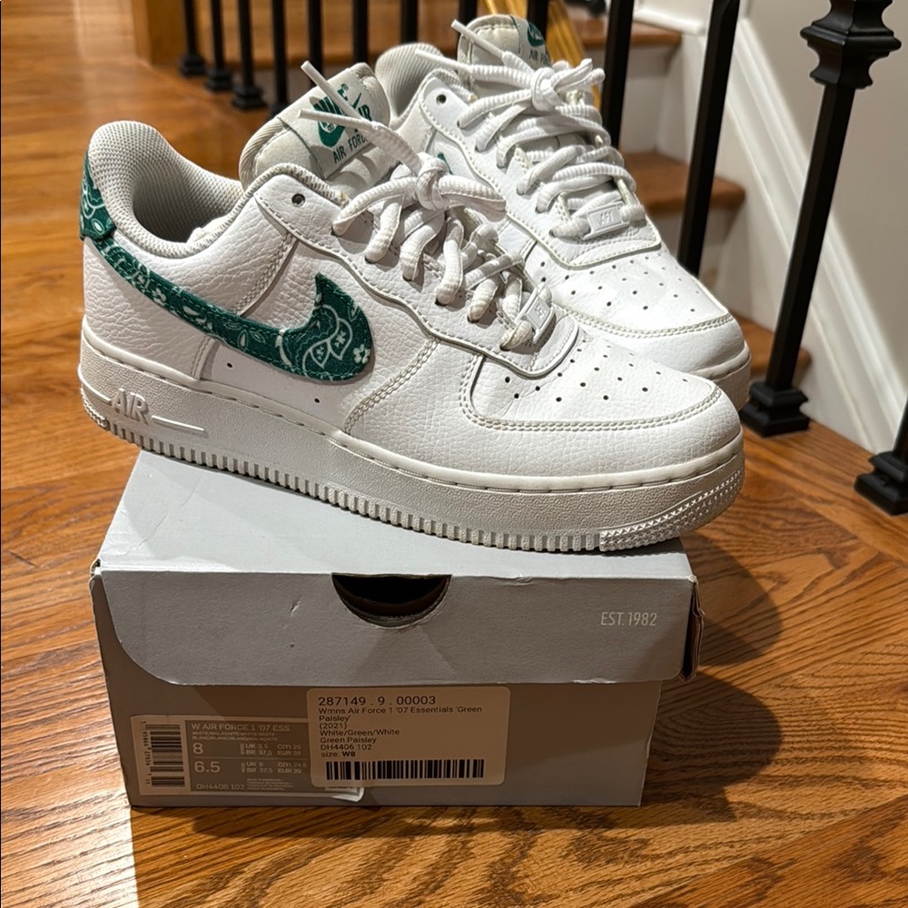 Women’s Air Force 1 ‘07 Essentials Green Paisley Sneakers